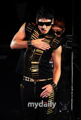 组图：Rain首尔演唱会华丽开唱 入伍前最后一场