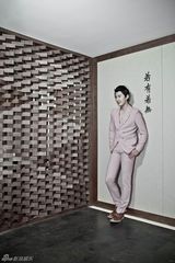 组图：张天其复古写真 展高贵成熟魅力