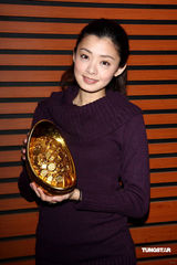 幻灯图集：伊林模特结束九天年假 黄志玮等新春团拜 