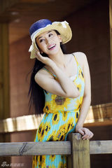 组图：朱子岩波西米亚风写真 盛夏异域风情