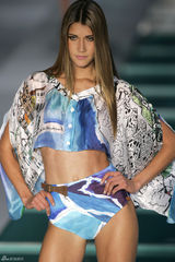 高清组图：帕丽斯-希尔顿巴西时装周上客串走秀