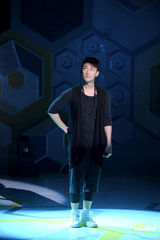 幻灯图：泳儿性感装扮抢收视 何润东想赴港苦练粤语