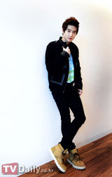 高清组图：独家对话韩国超人气新生男团EXO-K