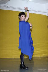 组图：黄小琥彩排秀性感舞技 称遭女同性恋告白