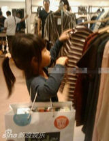 组图：高晓松85后娇妻私房照 与4岁爱女晒温馨