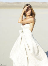 高清组图：詹妮弗-安妮斯顿真空装沙漠拍写真