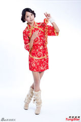 组图：许雅涵晒美腿诱宅男 将录新曲进军日本