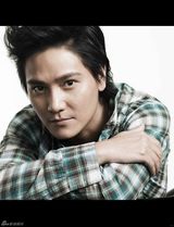 高清图：丁子峻为眼神拍写真 清澈媚惑并行 