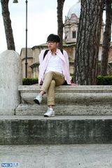 组图：账房先生华晨宇兼职摄像 张翰遭鹦鹉调戏