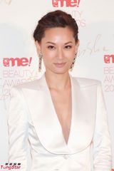 组图：徐子珊真空上阵出席时尚杂志庆典