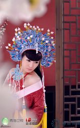 组图：花儿拍古装穿越大片 尹林光子扮演武则天