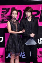 高清组图：金在中宋智孝新片《豺狼来了》发布