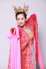 组图：王祖蓝模仿尚雯婕 李维嘉扮精灵王子