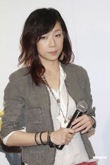 组图：林忆莲否认收入过亿 即将展开亚洲巡唱