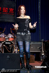 幻灯图：林晓培发专辑劲装亮相 劲歌热舞激情四射