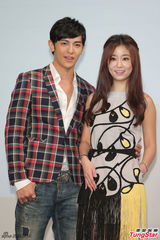 组图：林心如汪东城亮相 靓丽帅气二人抢镜