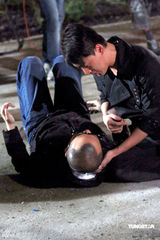 幻灯图：《不速之约》火灾救人戏 欧阳震华误会林峰