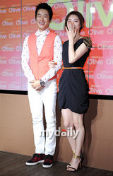 组图：Alex朴秀珍等出席厨艺节目发布会