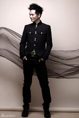 组图：张晓龙雅致大片诠释高雅品位