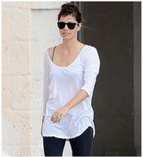 组图：贾斯汀与妻子婚后首亮相 杰西卡幸福秀钻戒