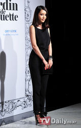 组图：韩佳人孔孝真少女时代Jessica等出席时装秀