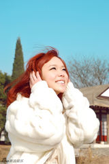 高清组图：裴紫绮最新冬日写真曝光 尽显俏皮可爱