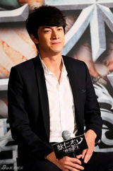 组图：《狄仁杰》首映 赵又廷林更新基情四射