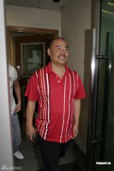 组图：张柏芝父亲被拘受审 一万港币获保释