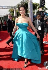 组图：《广告狂人》女星杰西卡-派尔亮相艾美