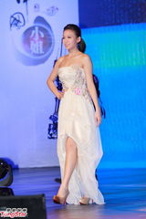 组图：中国小姐香港区三甲出炉现场颁奖