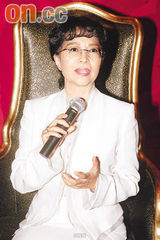 幻灯：传奇女星狄娜去世 生前留影彰显女强人气质