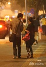 策划：陆川秦岚被曝分手 盘点二人亲密瞬间