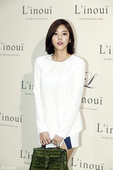 独家高清：张根硕撑品牌活动 少女时代允儿清纯