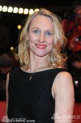 文德斯搂娇妻撑《皮娜》首映 德国总统夫妇秀恩爱