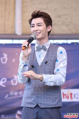 组图：炎亚纶视周杰伦为贵人 与初恋女友话题多