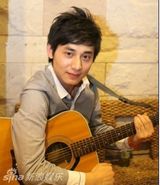 幻灯图：快男直通区终极晋级赛 5强选手挺进全国