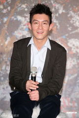 组图：陈冠希密集宣传新碟 期盼与周杰伦更多合作