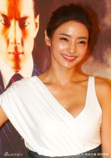 幻灯图集：韩彩英白色礼服亮相 和刘仁英性感PK