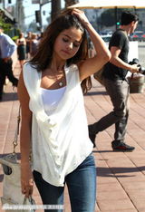 贾斯汀比伯与戈麦斯恋情升温 小正太高调秀恩爱(图)