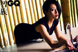 组图：殷桃《GQ》大片眼波流转身姿曼妙