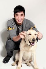 组图：孙逊拍摄最新写真展露铁汉柔情