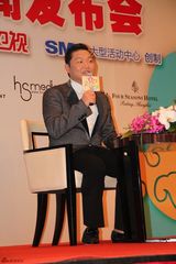 组图：鸟叔PSY亮相上海 宣布加盟东方卫视春晚