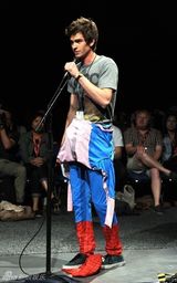 高清组图：新蜘蛛侠安德鲁和女主角艾玛-斯通亮相