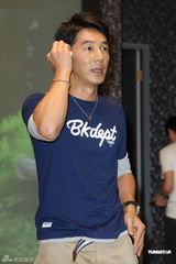 组图：李李仁新剧演单亲爸爸曝女儿趣事