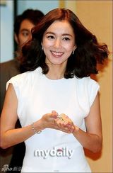 组图：李素妍等亮相韩剧《家族的诞生》发布会