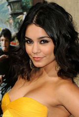 组图：瓦妮莎-哈金斯亮相《地心历险记2》首映