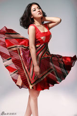 组图：王碧儿最新写真演绎三色性感美态