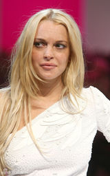 幻灯图集：林赛-罗韩巴黎走秀 不忘派对夜夜笙歌