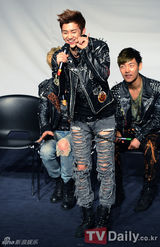 组图：韩新团TOUCH开首场见面会现场活跃