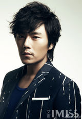 组图：秦昊忧郁气质大片 展文艺型男本色